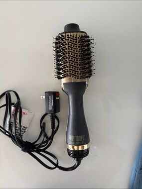 HOT TOOLS Professional Black & Gold Rotating Hot Air Brush